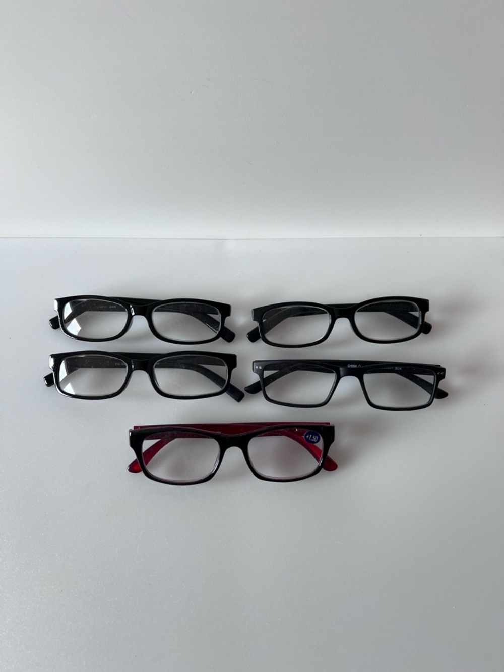 Reading glasses +1.5 five pairs